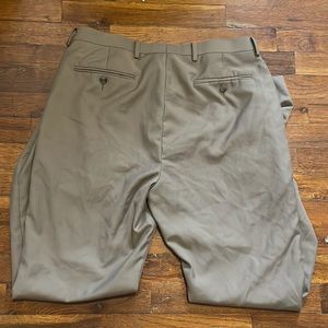 Daniel Cremieux “Signature Collection” Khaki Slacks